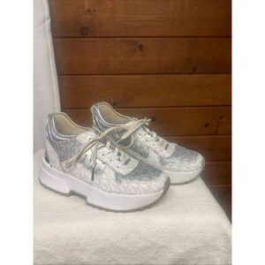 Michael Kors Muse metallic silver /Gray  Sz 7.5